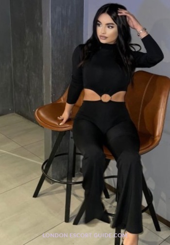 South Kensington massage Asma london escort
