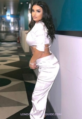 South Kensington massage Asma london escort