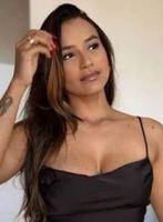 Victoria 200-to-300 Flavia london escort
